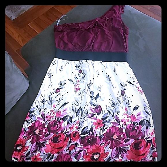 One shoulder short dress - Picture 1 of 3